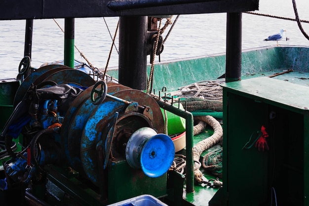 Foto barco en el río