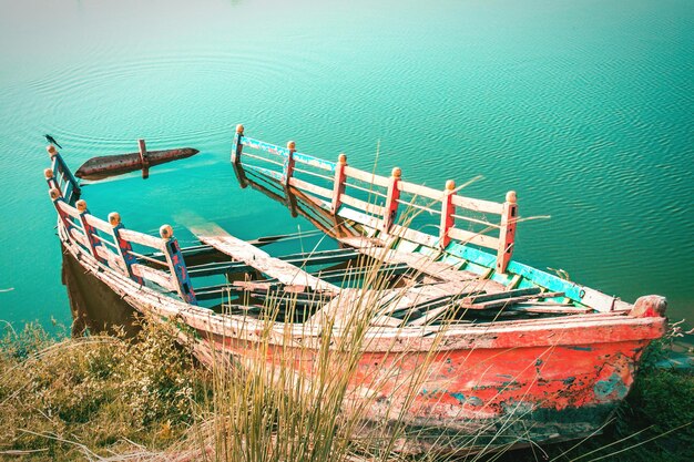 Foto barcos ancorados no mar