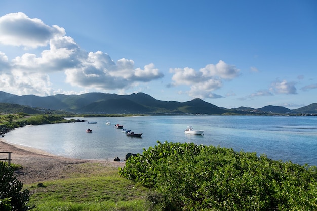 Barcos Baie de L'Embouchure na água