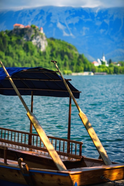 Barcos de madeira tradicionais Lago Bled Eslovênia