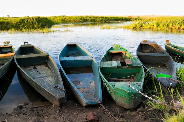 Foto barcos de madeira velhos