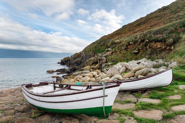 Barcos de pesca em Penberth Cove