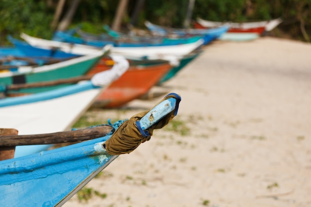 Barcos de pesca na praia