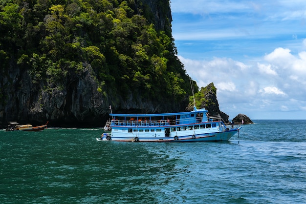 Barcos de viagem Andaman Sea, belos destinos na Ásia