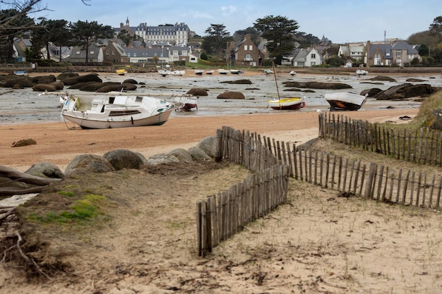 Barcos na maré baixa