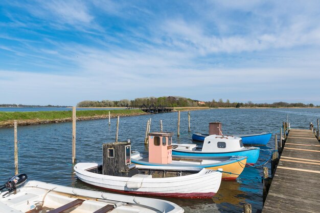 Barcos de pesca daneses en puerto