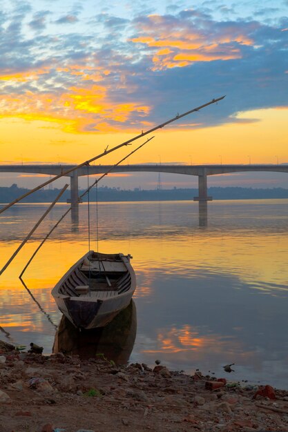 Barcos de pesca en el río Mekong