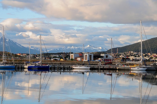 Barcos en el puerto de Ushuaia