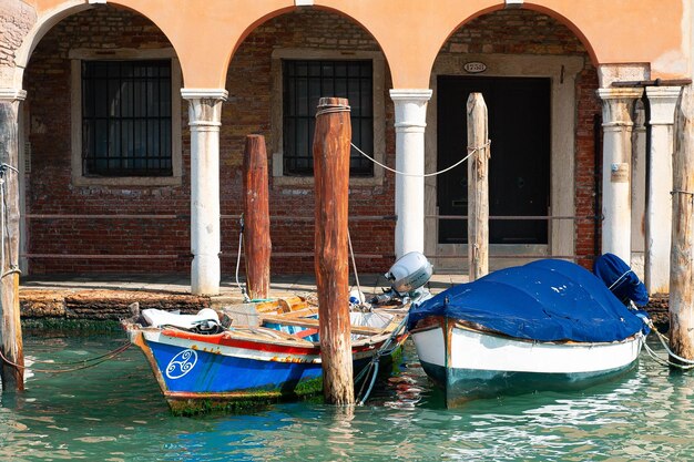 Foto barcos en venecia