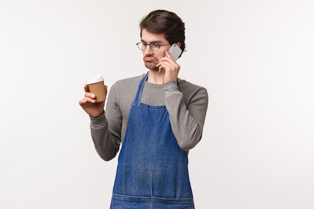 Barista, trabalhador de café e barman conceito.