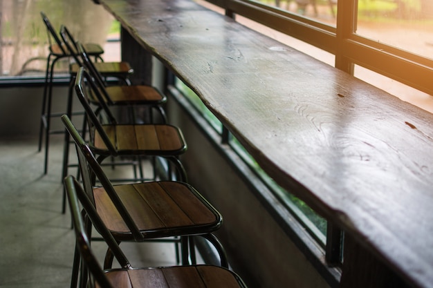 barra de bar y silla en la cafetería