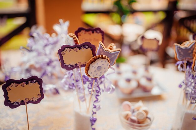 Barra de caramelo de recepción de boda deliciosa