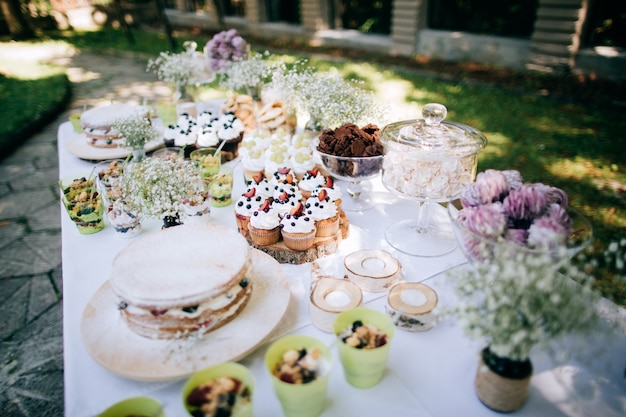 Barra de chocolate deliciosa da recepção de casamento