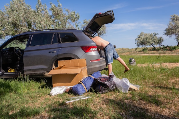 Barraca de acampamento na praia. Turismo de acampamento de aventura