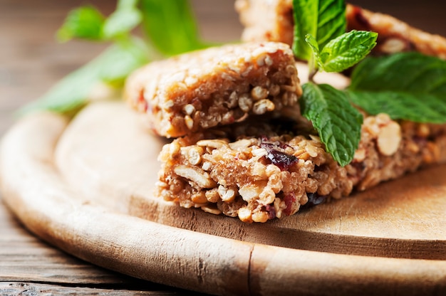 Barras de cereales saludables con bayas