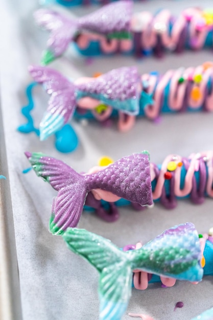 Foto las barras de pretzels de chocolate de sirena