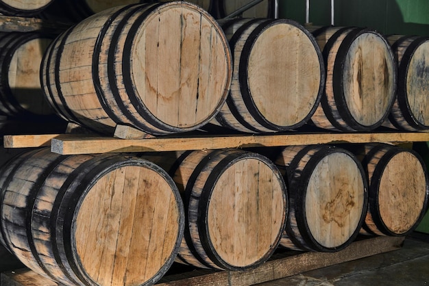 Barriles de madera de roble para la maduración del tequila