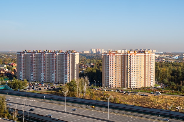 Barrio de Moscú, moderno complejo residencial para familias, vista aérea.