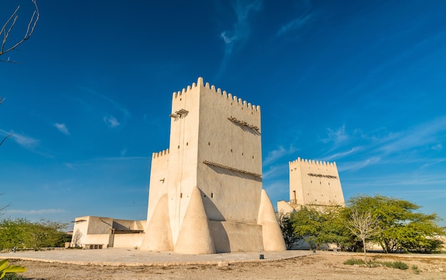 Barzan towers, wachtürme in umm salal mohammed in der nähe von doha - katar, dem nahen osten