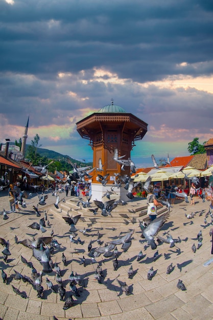 Foto bascarsija é o antigo bazar de sarajevo e o centro histórico