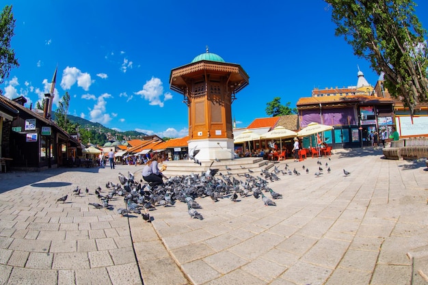 Foto bascarsija é o antigo bazar de sarajevo e o centro histórico