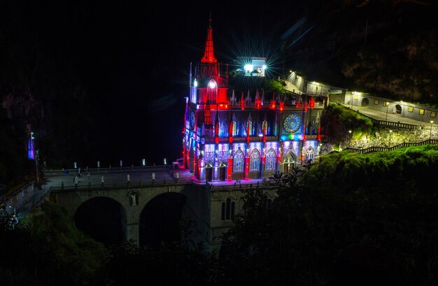 Basílica à noite