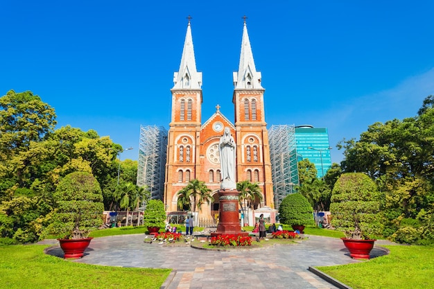 Basílica da catedral de saigon notre dame