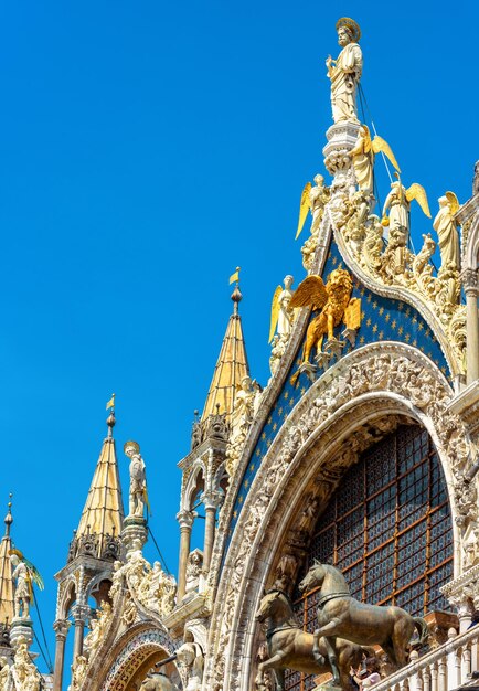 Basilica di San Marco o la Basílica de San Marcos Venecia Italia