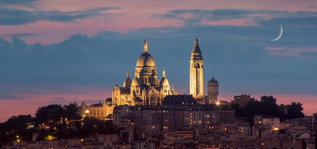 Basílica del Sacre Coeur en la noche, París, Francia