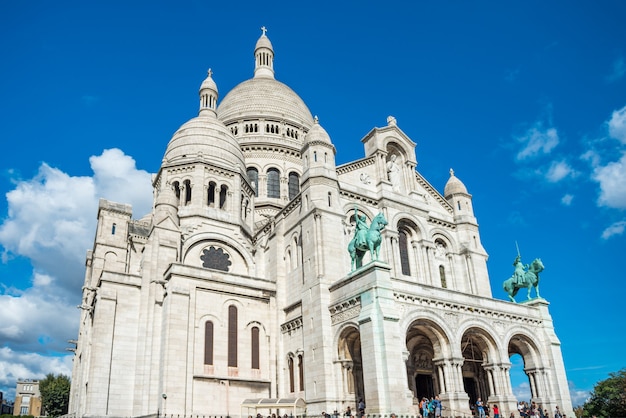 Basílica del Sagrado Corazón de París o Basílica Coeur Sacre en Montmartre en París