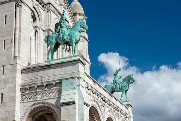 Basílica del Sagrado Corazón de París o Basílica Coeur Sacre en Montmartre en París