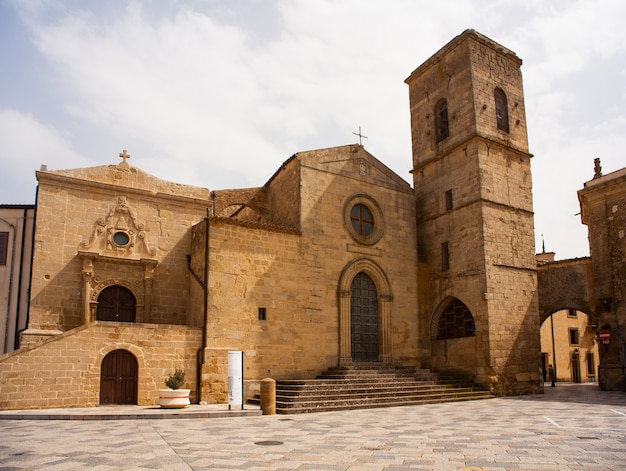 Basílica de San Leone, Assoro