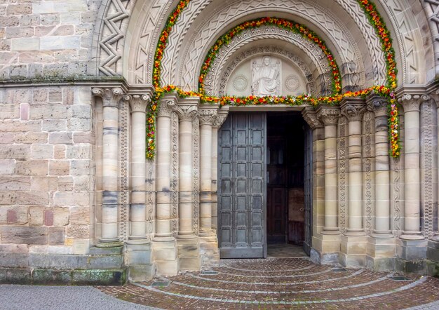 Foto la basílica de san mauricio en epinal