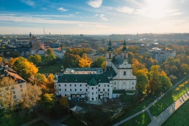 Basilika des Erzengels Michael Wahrzeichen in Krakau Polen malerische Landschaft an der Küste des Flusses Wisla