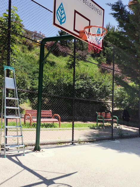 Basketballplatz draußen