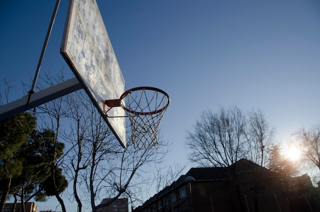 Basketballplatznetz vor einem Spiel, Sportkonzept