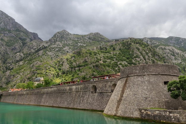 Bastion Kotor Old Town, Montenegro, sistema de fortificação que protegia a cidade medieval