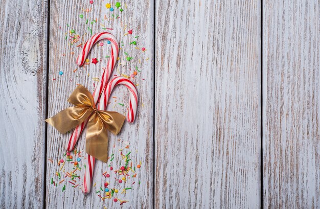 Bastón de caramelo de navidad con cinta