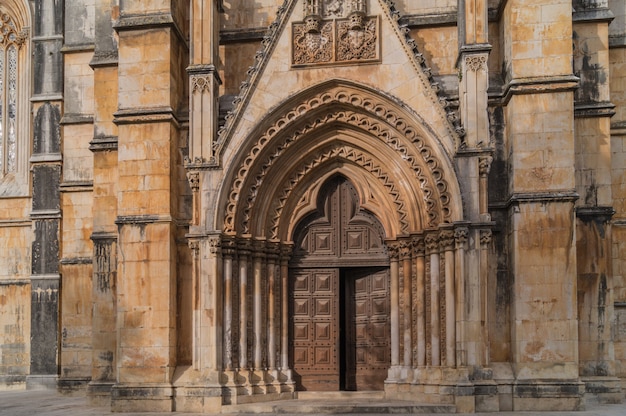 Batalha, Portugal, NOVEMBRO, 17, 2014: Monastério dominiquense medieval gótico de Batalha, Portugal.