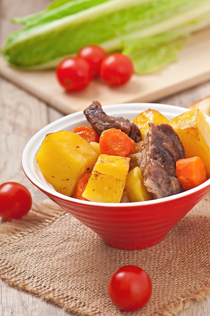 Batata assada com carne