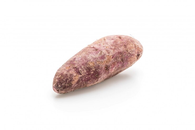 Foto batata doce fresca isolada