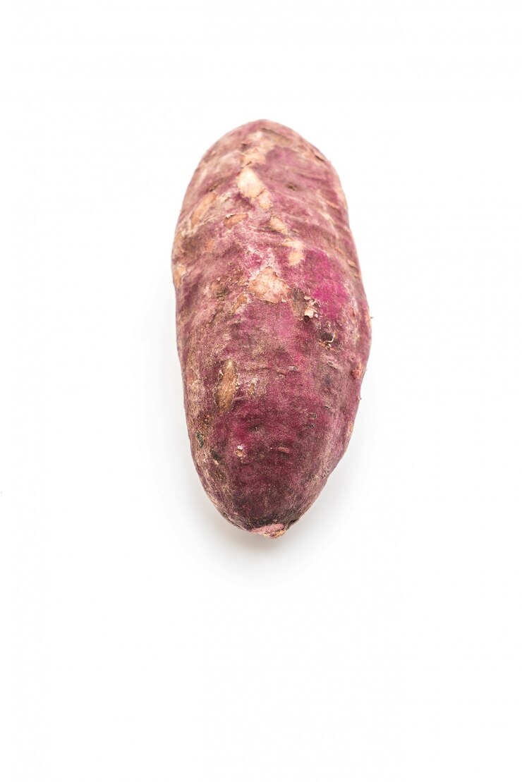 Foto batata doce fresca isolada