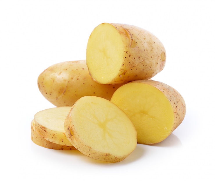 Foto batata fresca no espaço em branco