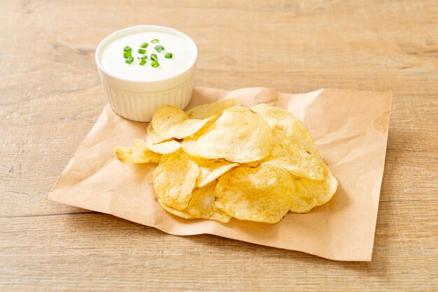 batata frita com molho de creme azedo