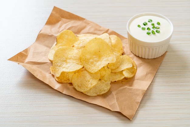 batata frita com molho de creme azedo