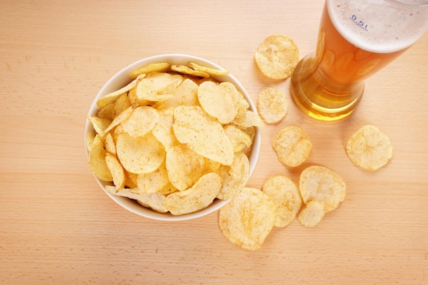 Batata frita e cerveja