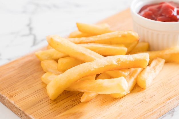 batatas fritas com molho de tomate