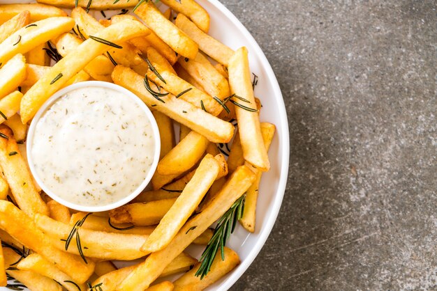 batatas fritas com molho