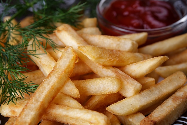 Batatas fritas com molho