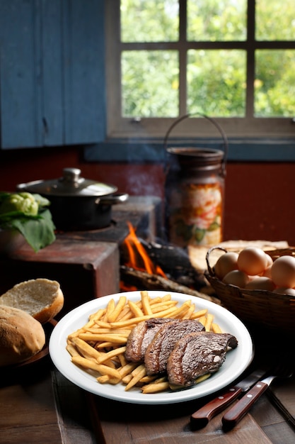 Batatas fritas com picanha brasileira